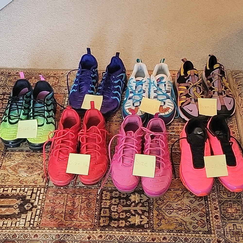 6 Pair Nike Air Max Tennis Shoes in Men's Sizes